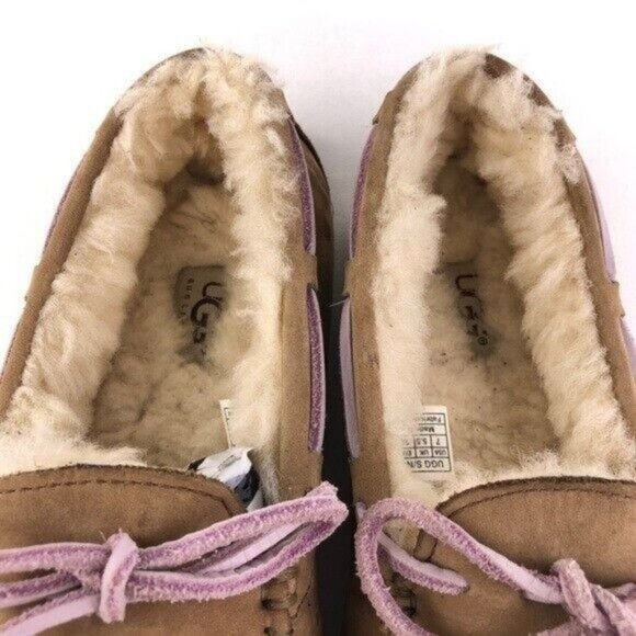 UGG Dakota Indoor Outdoor Moccasin Slippers 7 - Picture 9 of 12